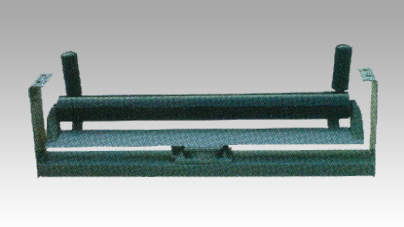 平行上、下調心托輥組